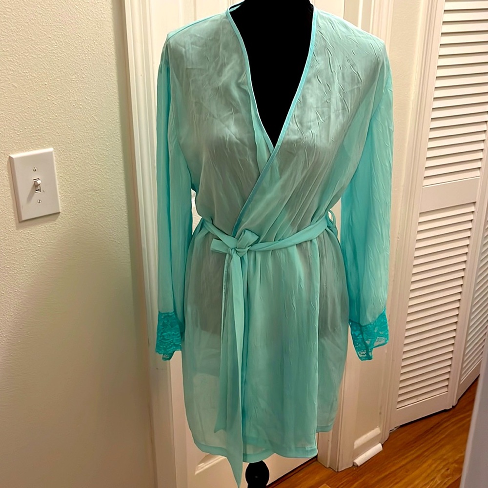 Sensara sea foam sheer robe